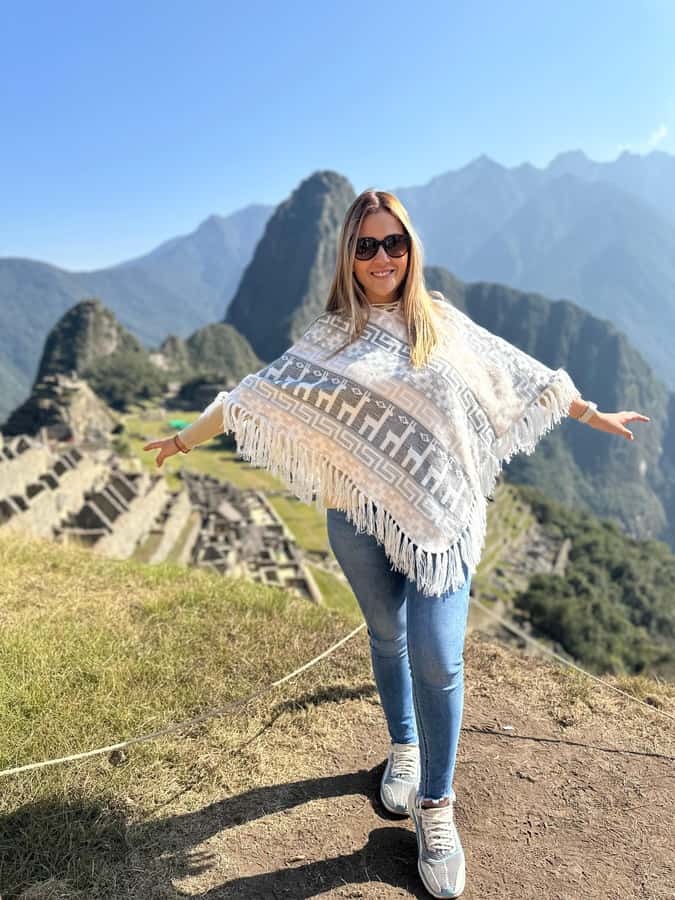 From Aguas Calientes: Machu Picchu guided tour with tickets - Guide quality is the real deciding factor