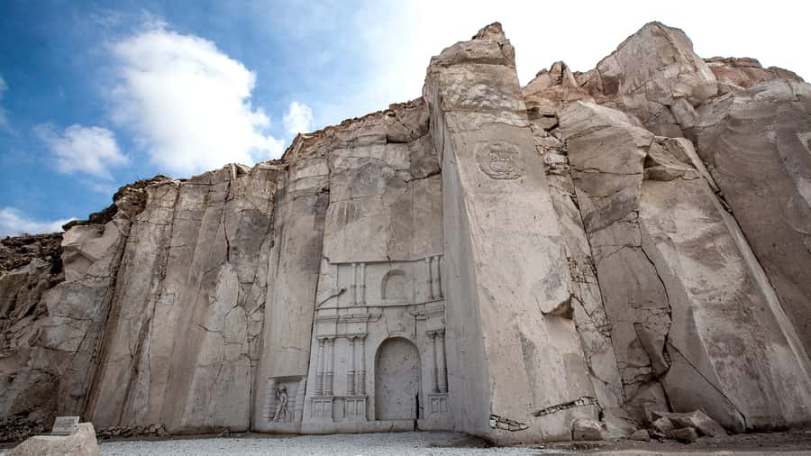 From Arequipa: Sillar Route and Hike in Culebrillas - Reading the quarry through its white stone