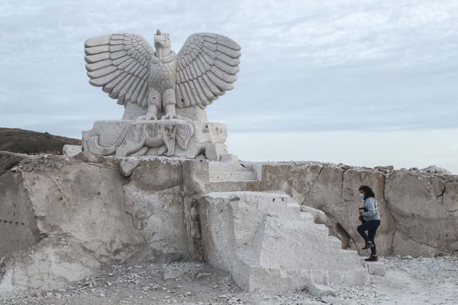 From Arequipa: Sillar Route and Hike in Culebrillas - The 20-minute walk through Culebrillas