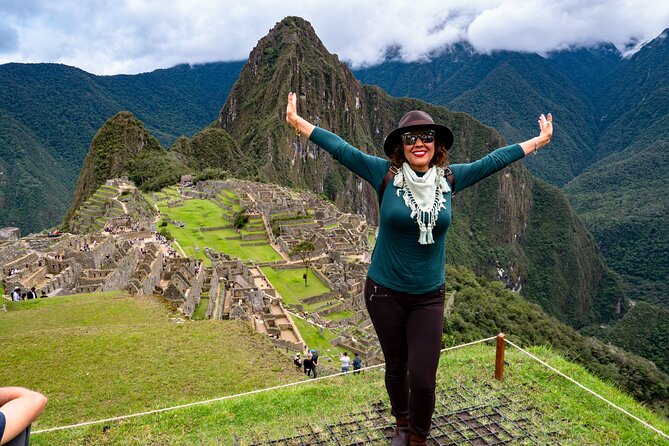 From Cusco - 2-Day Tour to the Sacred Valley and Machu Picchu with Lunch - How the two-day plan works from Cusco