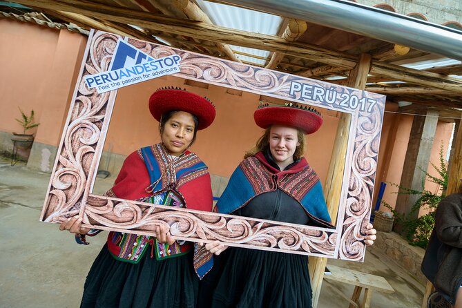 From Cusco - 2-Day Tour to the Sacred Valley and Machu Picchu with Lunch - Ollantaytambo explains Inca stonework