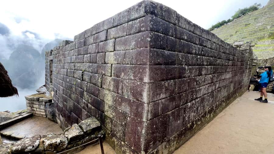 From Cusco: 2-Day Trip to the Sacred Valley and Machu Picchu - Urubamba lunch and the Sacred Valley road