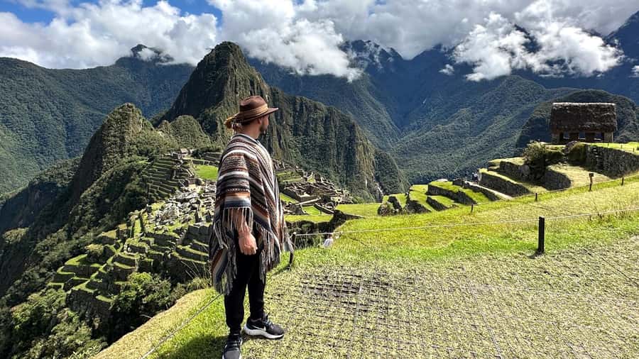From Cusco: 2-Day Trip to the Sacred Valley and Machu Picchu - The early bus up to Machu Picchu