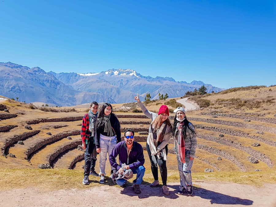 From Cusco: Chinchero Weavers, Moray, Maras Salt Mines Tour - Chinchero weaving: a short lesson in living tradition