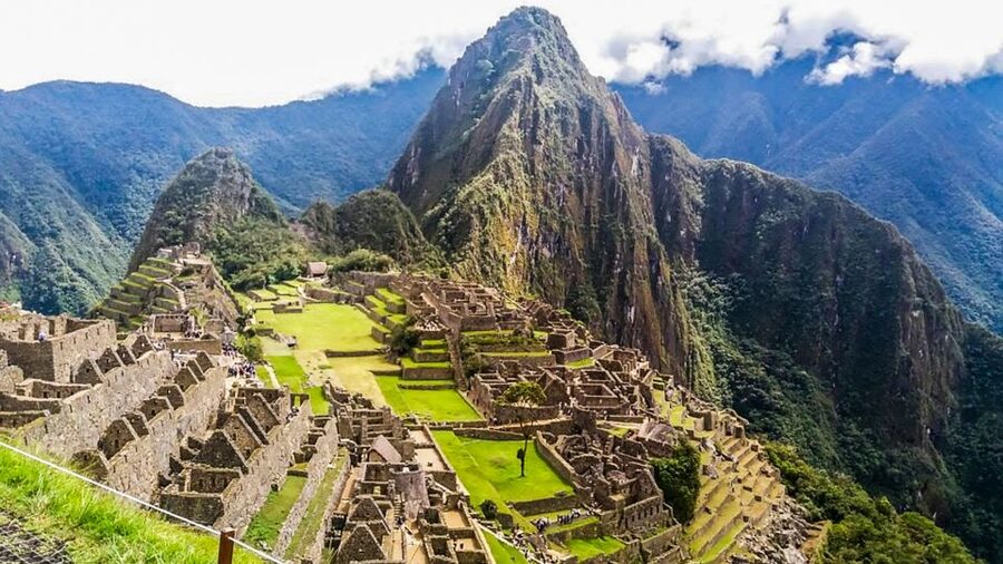 From Cusco: Full-Day Group Tour of Machu Picchu - Entering Machu Picchu by bus