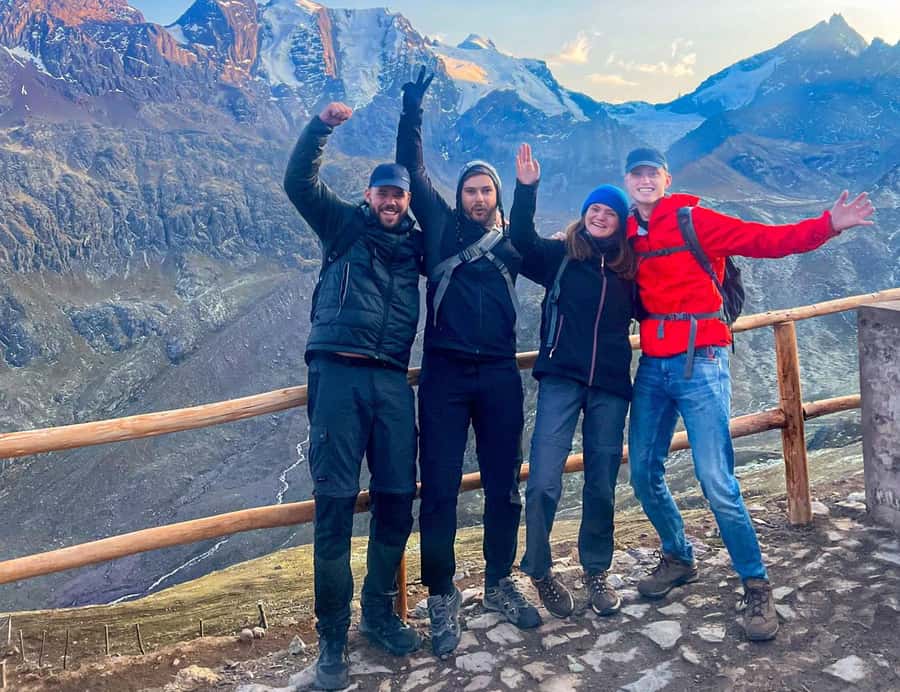From Cusco: Full Day Rainbow Mountain + Red Valley | PRIVATE - The trail through the Andean mountains