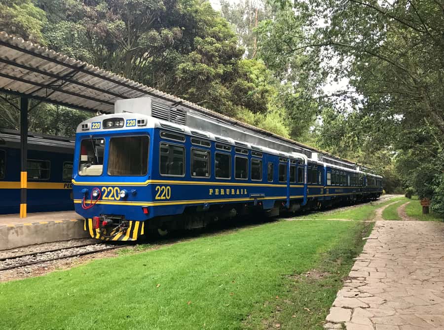 From Cusco: Machu Picchu Private Day Trip on Panoramic Train - Arriving in Aguas Calientes