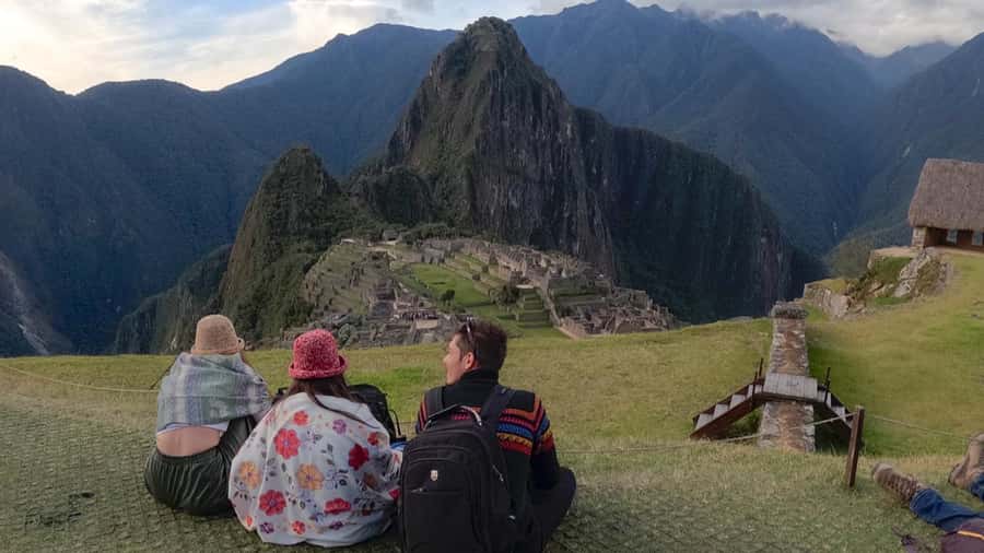 From Cusco: Machu Picchu Tour with Hiking Ticket - The early road from Cusco to Ollantaytambo