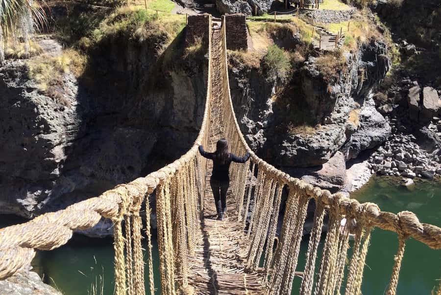 From Cusco: Q'eswachaka Bridge & 4 Lagoons Full-Day Tour - Lunch in Combapata and the four-lake circuit