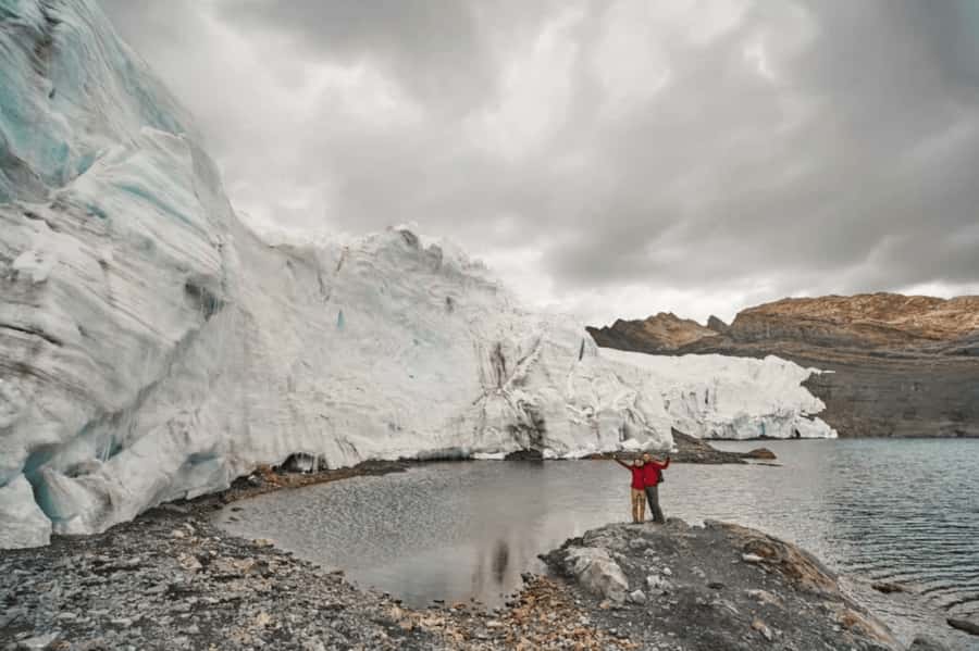 From Huaraz: Tour to the Pastoruri Glacier and Puya Raimondi - Puma Pampa and the carbonated water source