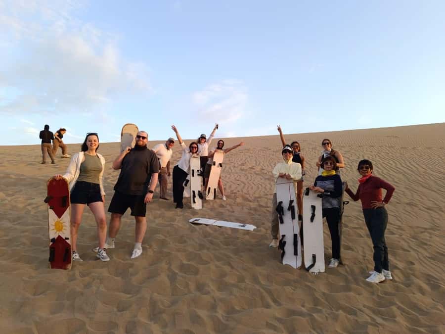 From Lima: Day trip to Paracas, Ica and Oasis Huacachina - Guides and language support