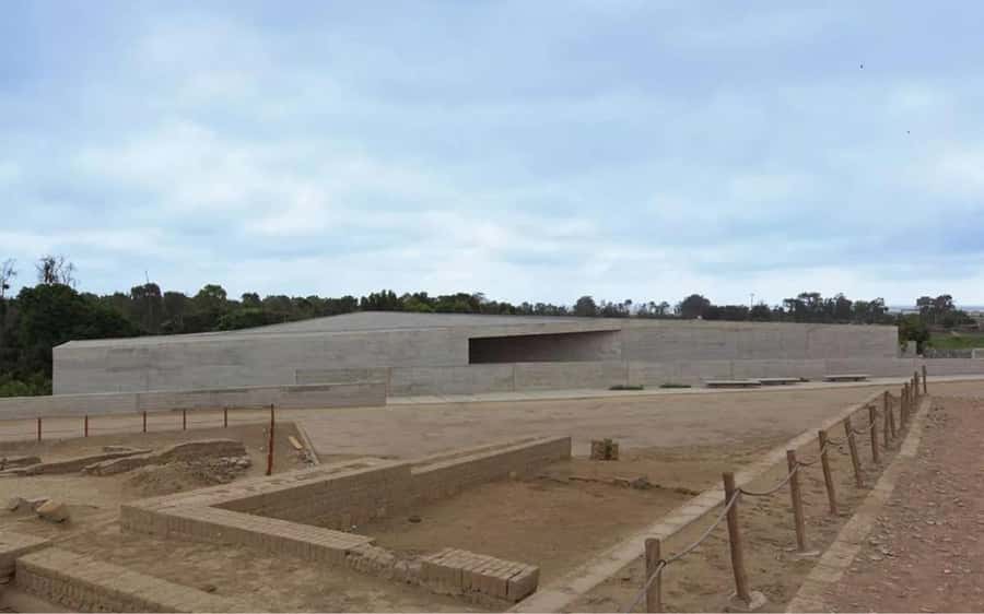 From Lima: Pachacamac Archaeological Site Guided Tour - Walking toward the Temple of the Sun