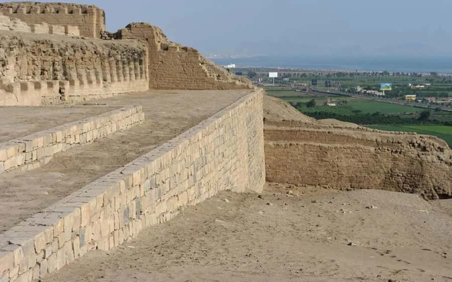 From Lima: Pachacamac Archaeological Site Guided Tour - Leaving Lima in an air-conditioned vehicle