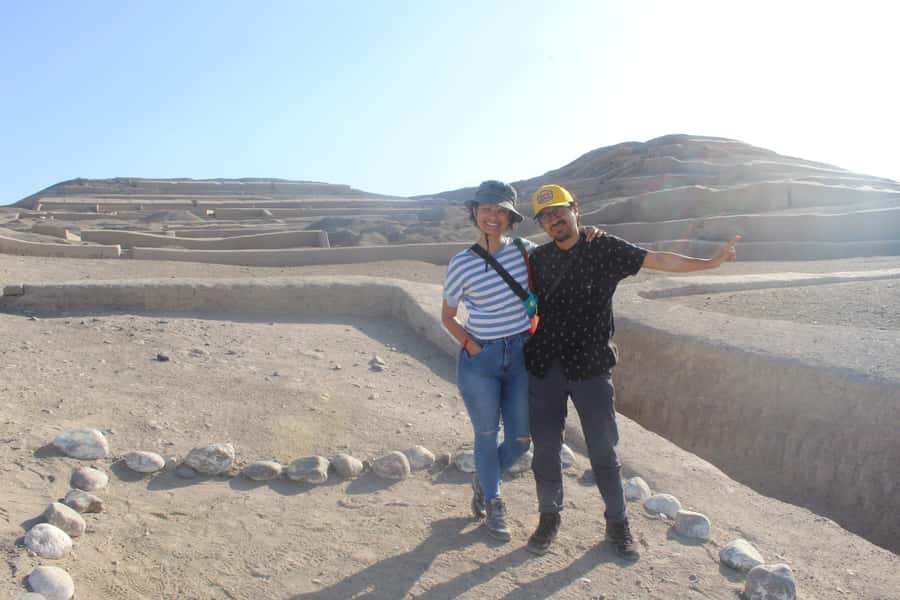 From Nazca: Cahuachi Pyramids Tour and Textile Workshop - The guide can make or break this site