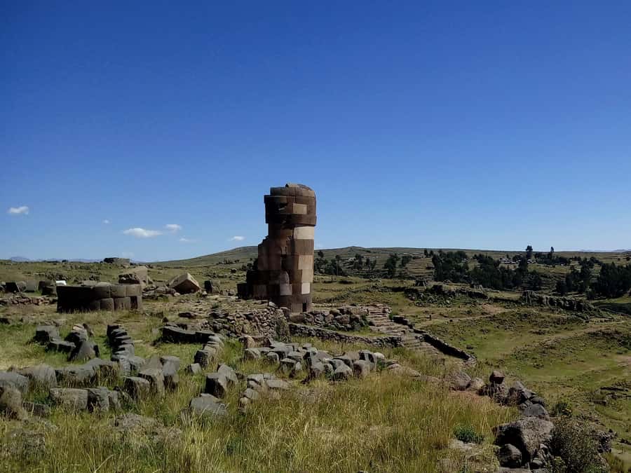 From Puno: Sillustani Tombs and Tourist View Point Puma - Starting in Puno and climbing to the Puma viewpoint