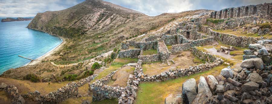 From Puno: Sun Island and Copacabana 1-Day Tour - Walking the southern archaeological sites