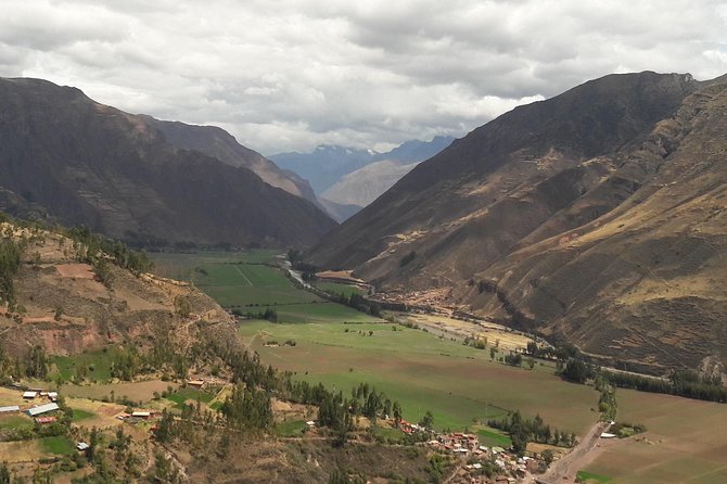 Full Day Classic Sacred Valley Tour from Cusco - Two hours at the Pisac market