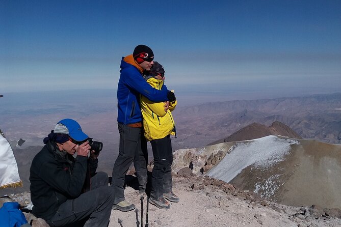 Full day Climbing tour to Chachani Volcano 6075 m (min. 2 people) - The descent takes another seven hours