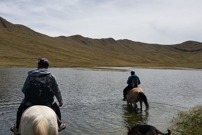 Full-Day Horseback Riding to the Viewpoint of the Lagoons from Cusco - 11:00 a.m. at the first lagoon