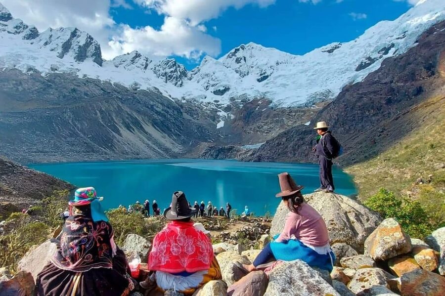 Full Day to Rocotuyoc and Congelada Lagoons - Llamaruri rock paintings and Paqcharuri waterfall