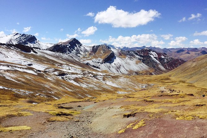 Full-Day Tour and Hike to Rainbow Mountain from Cusco, Peru - The two-hour ride to Cusipata