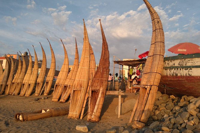 Full Day Tour Huacas, Chan Chan & Huanchaco - Trujillo - Huanchaco and the caballitos de totora