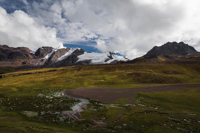 Full Day Tour to The Rainbow Mountain from Cusco by Horse - Getting onto the horses