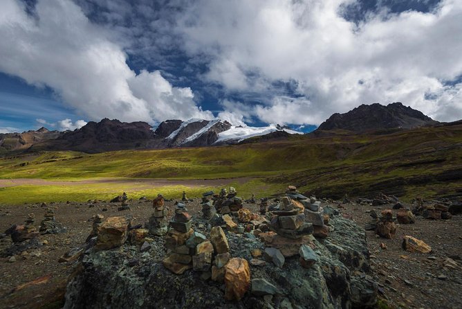 Full Day Tour to The Rainbow Mountain from Cusco by Horse - Returning downhill and stopping for lunch