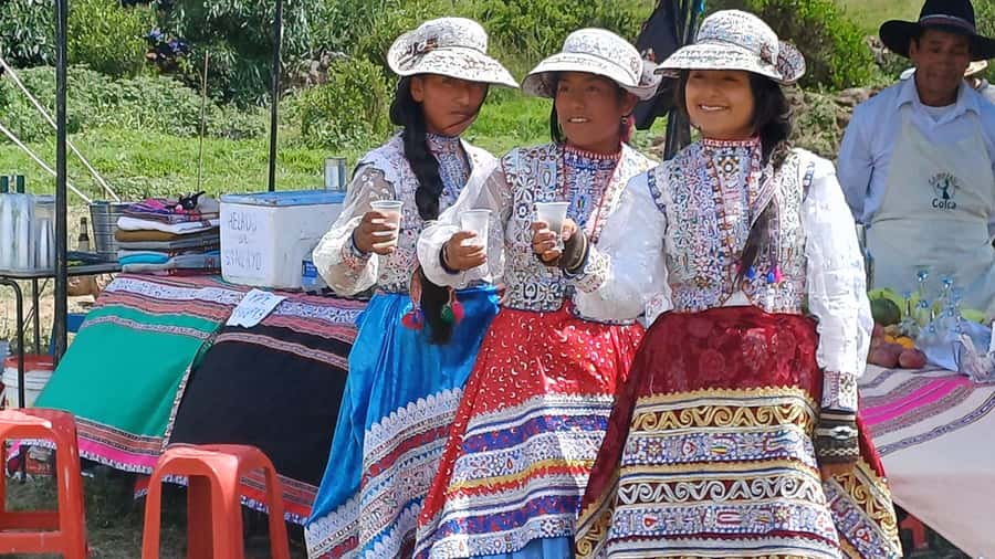 FULL-DAY TOURS TO THE COLCA CANYON WITH BREAKFAST - Maca village and the small details between viewpoints