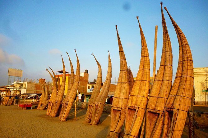 Full Day Trujillo Piramides Sol y Luna , Chan chan y Huanchaco - Huanchaco, reed boats, and a proper lunch stop