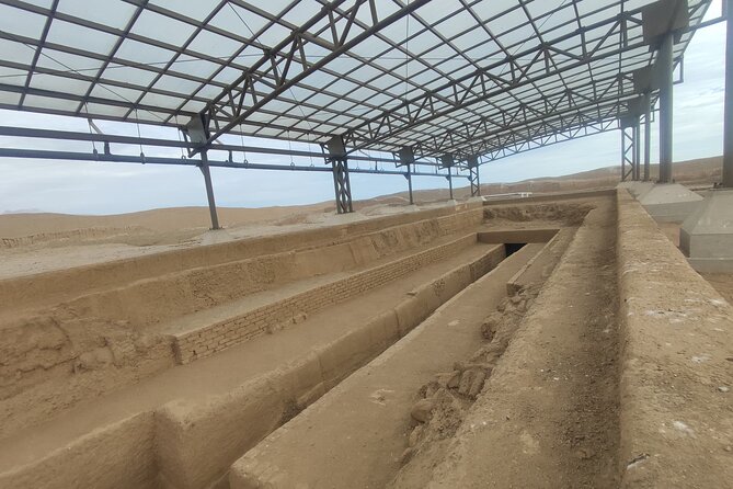 Full Day Trujillo Piramides Sol y Luna , Chan chan y Huanchaco - Walking through Chan Chan’s Nikan Palace