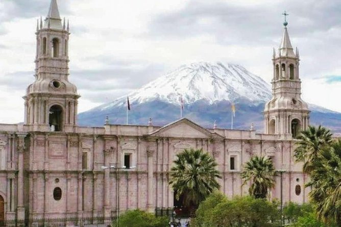 Golden hour, legends of Arequipa and Peruvian Coffee - San Lázaro, Arequipa’s old lanes and small squares
