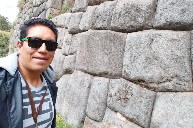 Half-Day City Tour Cusco with Inca museum - Q’enqo and its carved underground spaces