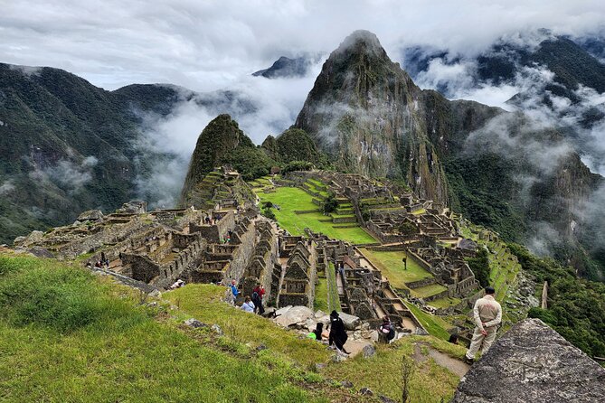 Half Day Private Tour Machu Picchu Cusco Peru - Getting from town to the mountain entrance