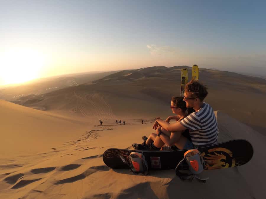 Huacachina: Sandboarding and Dune Buggy Tour + Sunset - Sandboarding for first-timers