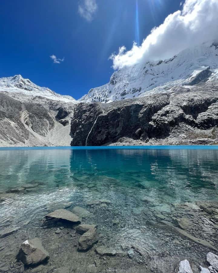 Huaraz: Laguna 69 | Cordillera Blanca | Hike to Lake 69 - Guide support and group pace