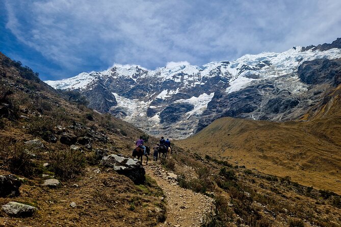 Humantay Lake Full-day Tour from Cusco with Lunch - Reaching the bright waters of Humantay Lake
