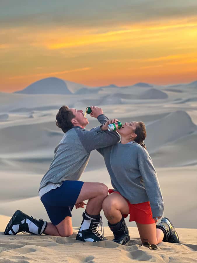 Ica/Huacachina: Crazy buggy in the dunes at sunset + sand sled - Pickup in Ica, then the walk to the dunes