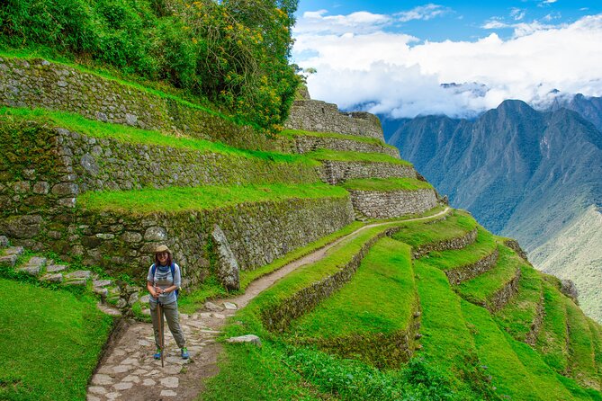 Inca Trail 2 days to Machu Picchu - Intipunku offers the dramatic entrance