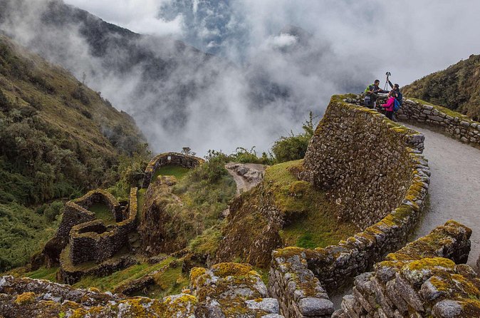 Inca Trail 4 Days and 3 Nights to Machu Picchu - The guide and group experience