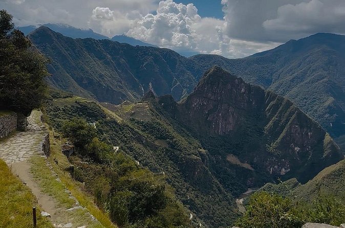 Inca Trail and Machu Pichu 2 days and 1 Night - Wiñay Wayna is the day’s great archaeological stop