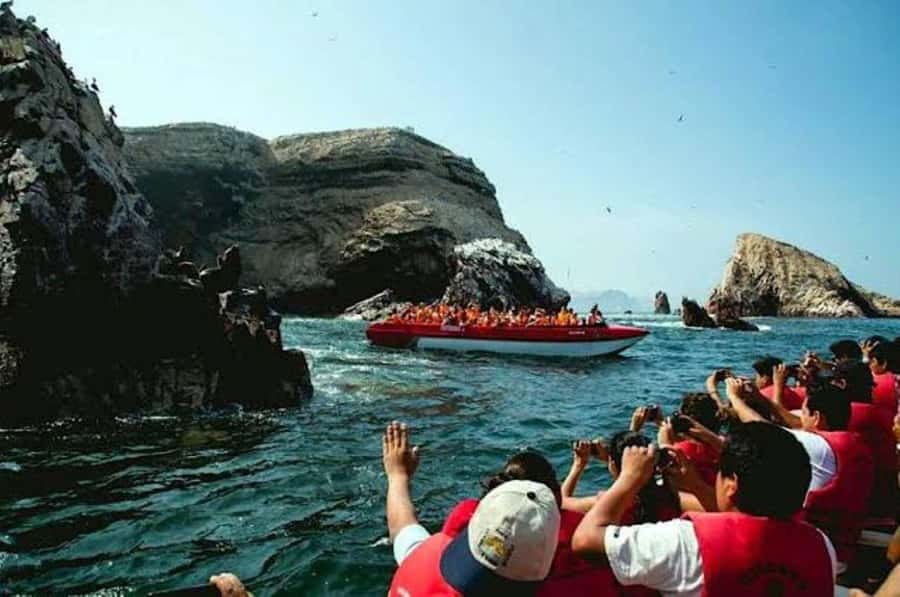 LIMA || 2D/1N: Paracas, Huacachina and Nazca. - The seven-hour Cruz del Sur ride back to Lima