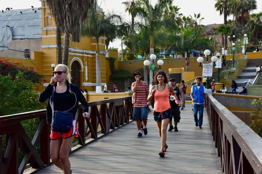 Lima: Barranco Walking Tour – Street Art & Photo Stops - Why Barranco is a smart place to explore on foot