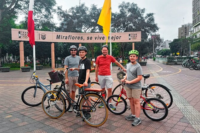 Lima Bike Tour in Miraflores & Barranco - Shared small group - Parque Húsares de Junín and the wide coastal view
