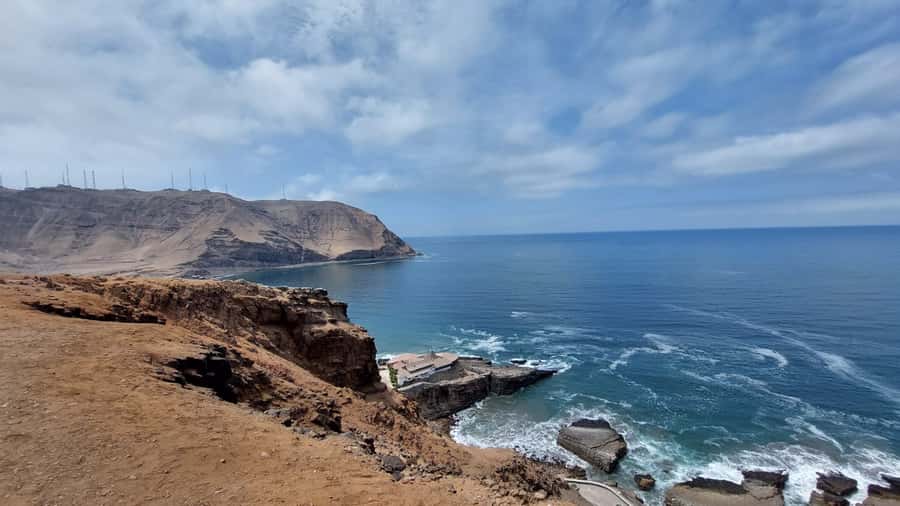 Lima Bike Tour: La Costa Verde & Jesus Statue in Chorrillos - Chorrillos and the working side of Lima