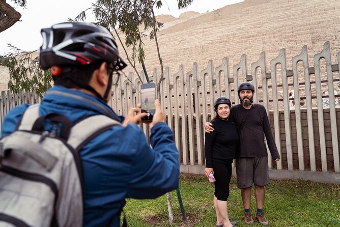 Lima: City biking - Huaca Pucllana, ancient Lima among modern towers