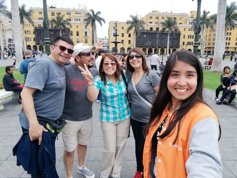 Lima: City Highlights Small Group Tour - Jiron de la Unión: Lima between the squares