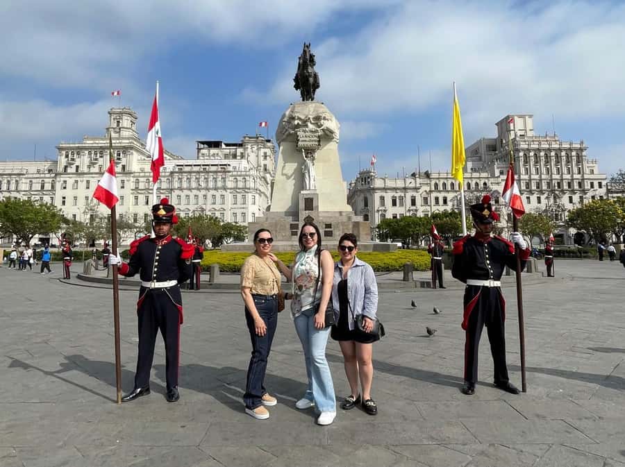 Lima: City Highlights Walking Tour & Catacombs - Getting to the historic center from your hotel