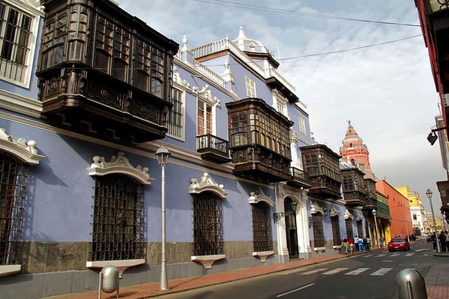 Lima : City tour 360° Panoramic bus - Sightseeing Tour - How traffic affects a four-hour schedule