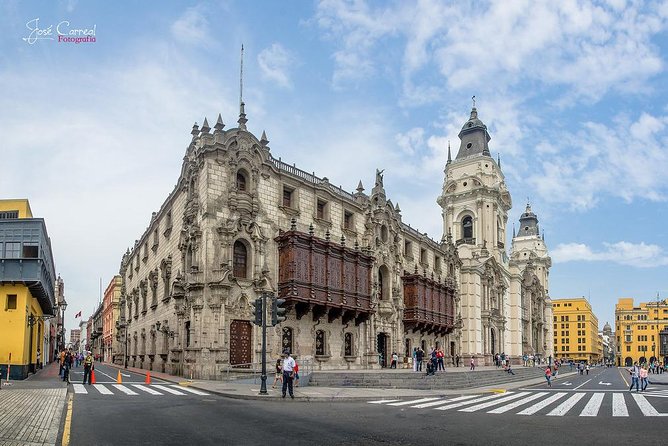 Lima City Tour. Pre-Hispanic, Colonial and Modern Tour. - El Parque del Amor finishes with Pacific views